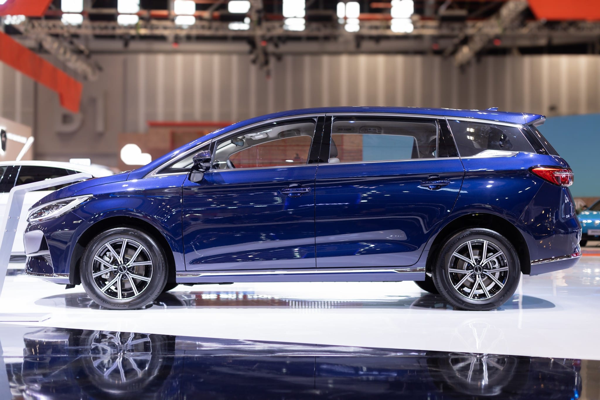 BYD M6 BYD LONG BIÊN HÀ NỘI